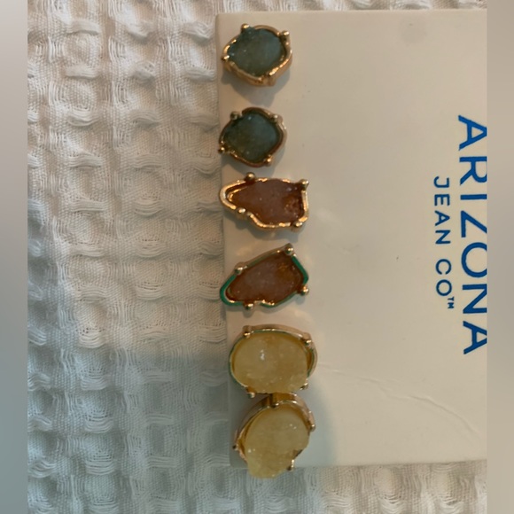 Earring stud set!!! - Picture 3 of 3